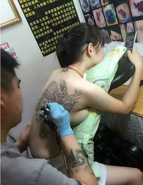 纹身师傅是个好工作，请问好学么？